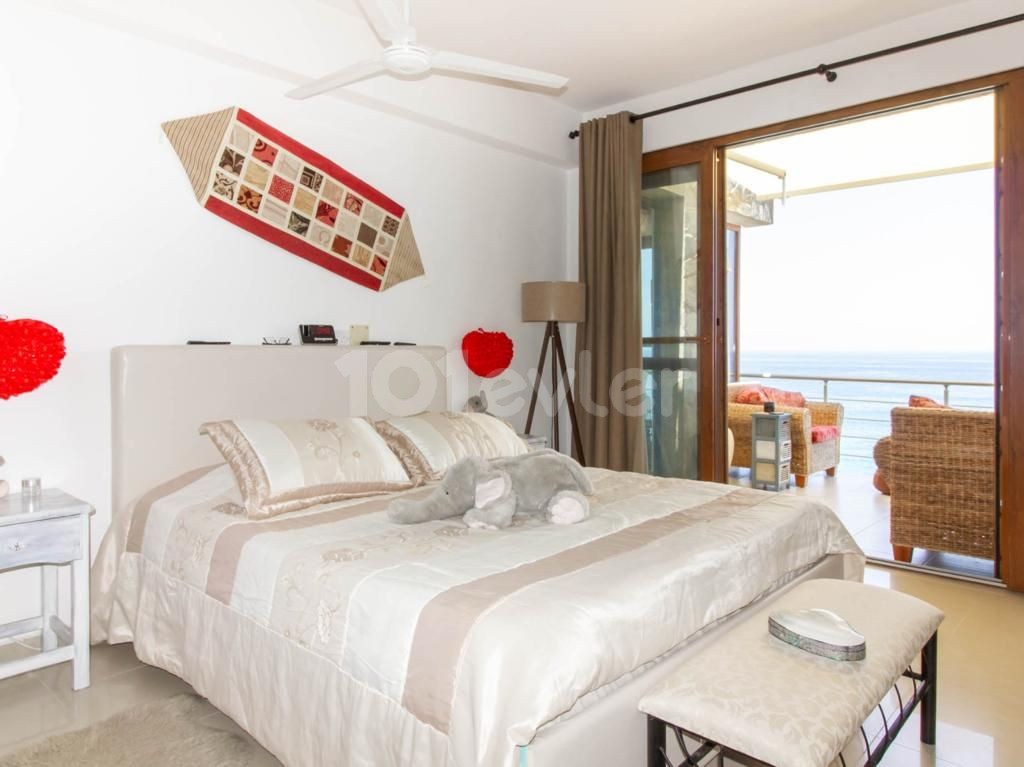 LUXUSWOHNUNG MIT 3 SCHLAFZIMMERN AM MEER!!