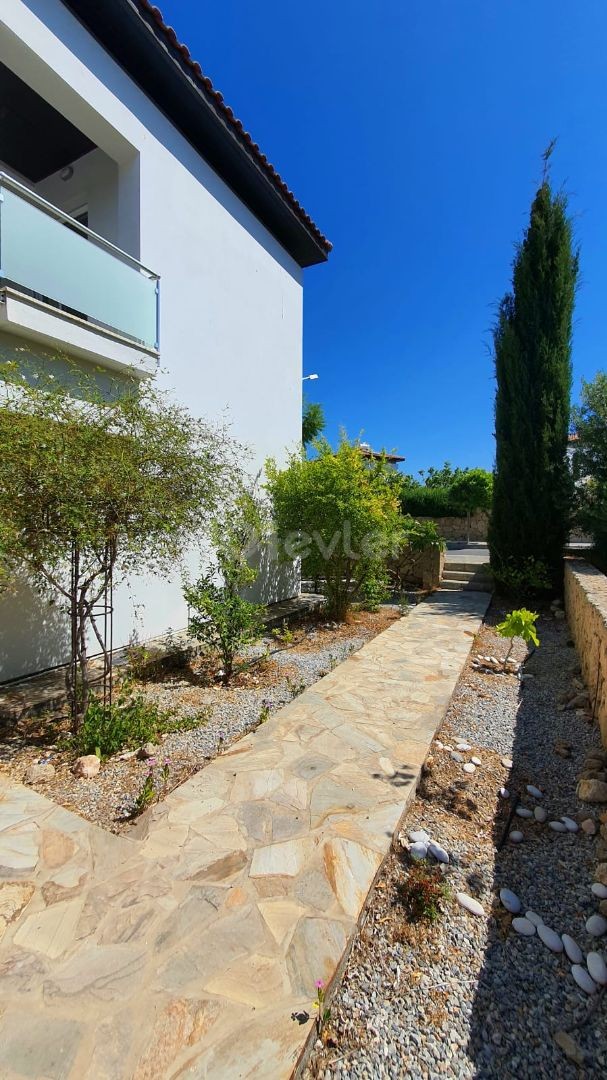 3 BEDROOM SPACIOUS VILLA IN A SITE 100M FROM THE SEA!!