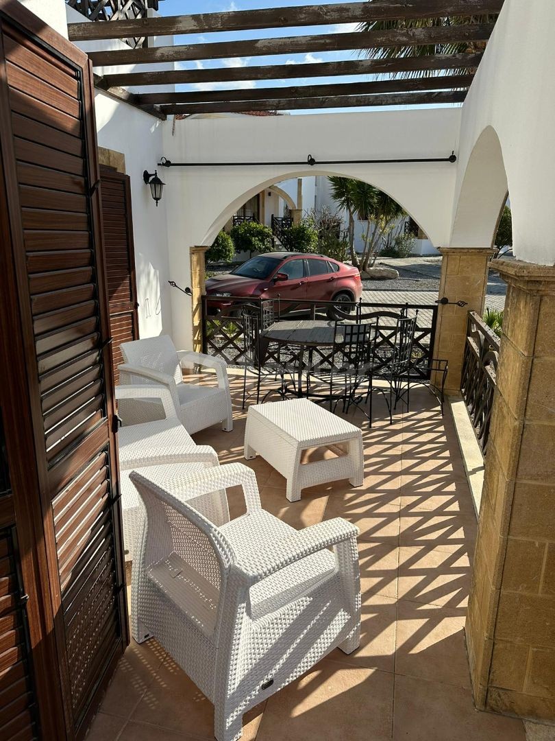 GREAT VALUE FULLY FURNISHED 3 BEDROOM APARTMENT WITH SEA VIEWS!!