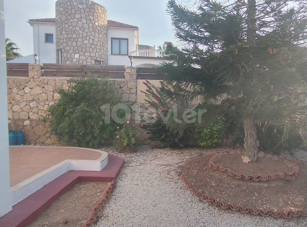 FRONT LINE VILLA WITH SPECTACULAR SEA VIEWS!!