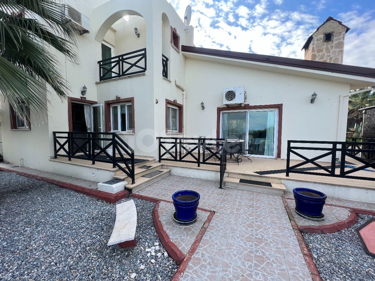 VOLLSTÄNDIG MÖBLIERTE VILLA MIT 3 SCHLAFZIMMERN UND POOL IN CATALKOY KYRENIA!!