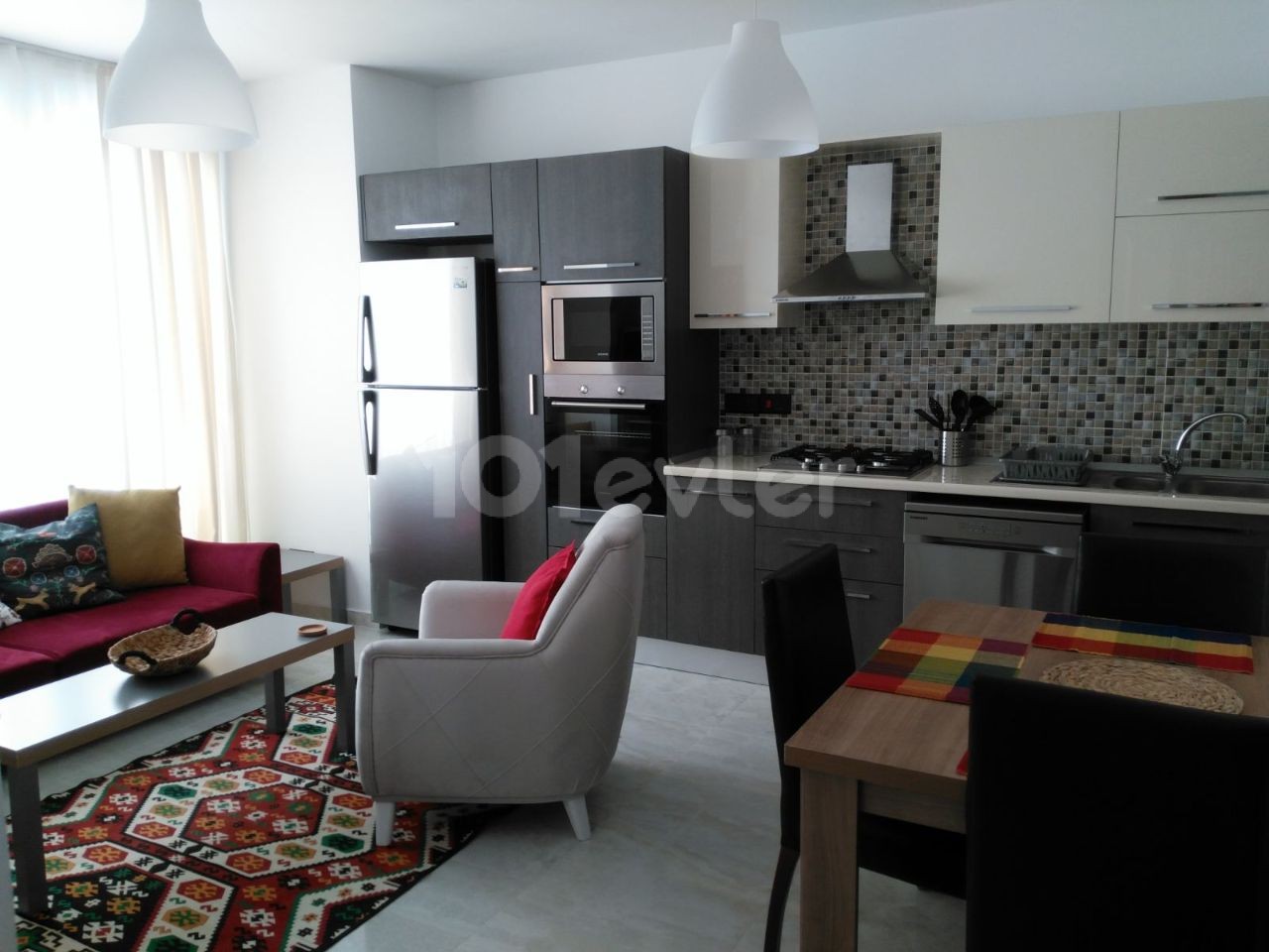 2 Bedroom Flat for Rent in Kyrenia Center (Barış Park Area)