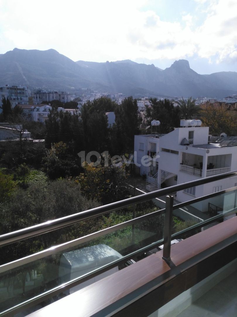 2 Bedroom Flat for Rent in Kyrenia Center (Barış Park Area)