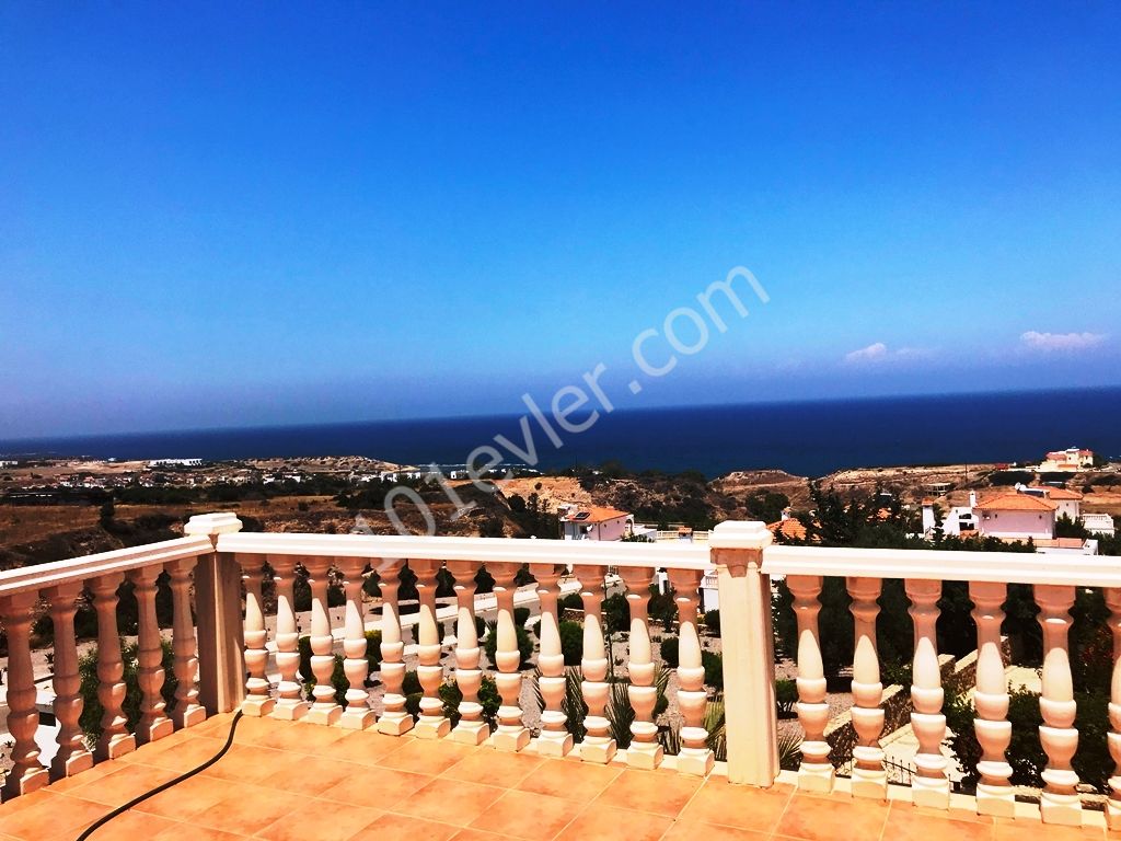 GIRNE BAHCELI de LÜX Villa Özel Havuz HEMEN TAŞINMAYA HAZIR! Ref: BI517