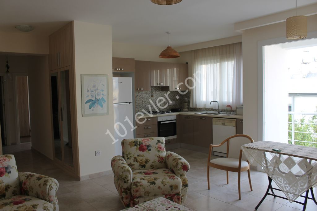 CENTRAL GIRNE/KYRENIA Two Bedroom Apartment - shops on your door step! Deeds Ready to transfer. Ref: GE513