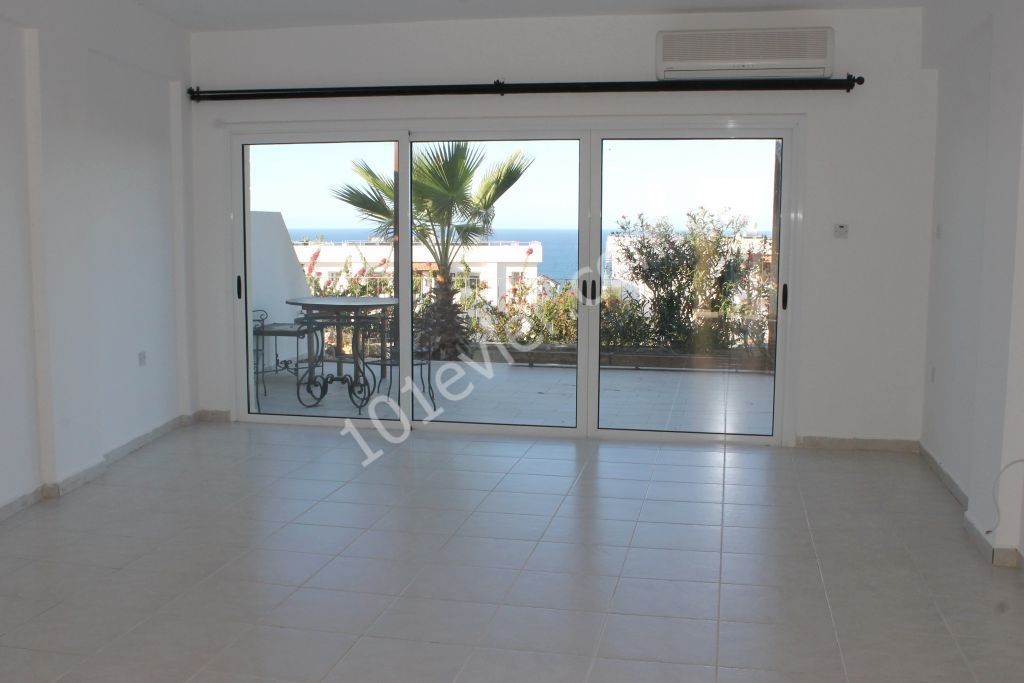 Three Bedroom Apartment in Esentepe Girne / Kyrenia, TITLE DEEDS READY TO TRANSFER! ref: EE586