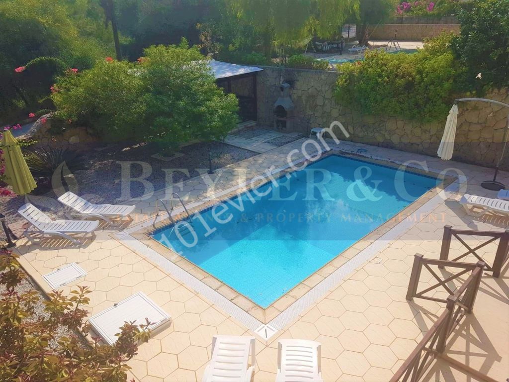 Beautifully presented, fully furnished, 3 + 2 villa with private pool - Ref: CY588