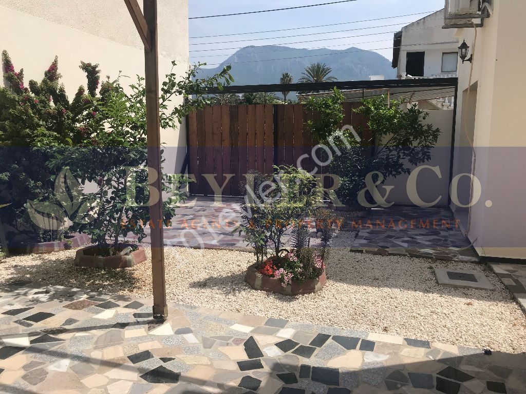 3 + 3 Villa in the Turkish quarter  with private courtyard - Ref: GE522