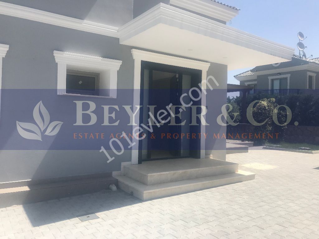 Bellapais'de 3 + 4 sifir ozel havuzlu & bahceli villa - Ref: BS511