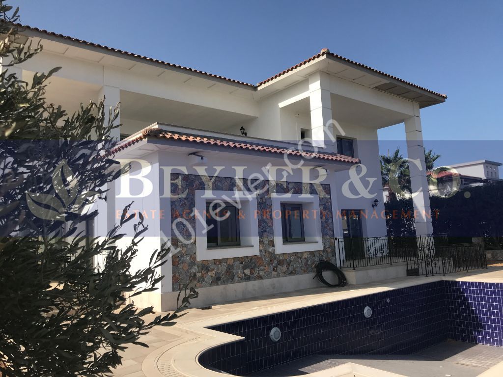 5 + 4 yari esyali, Berg-und Meerblick, villa mit privatem Pool-Ref: AK514 ** 