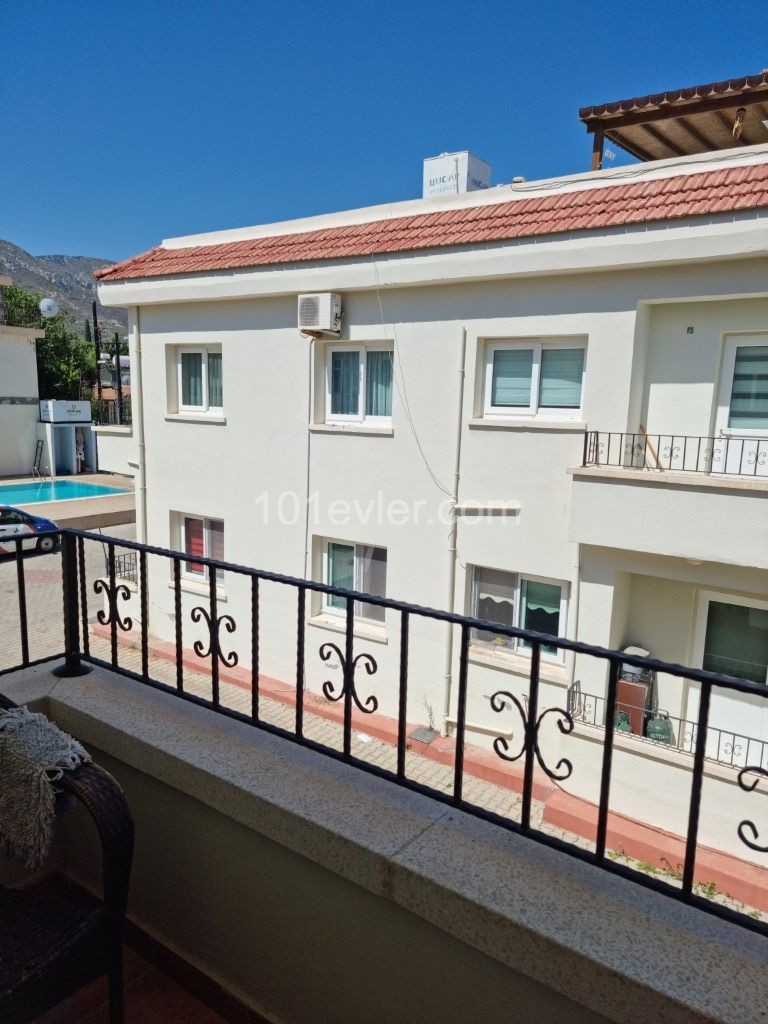 3 bed top floor apartment with private terrace and sea views - CY657