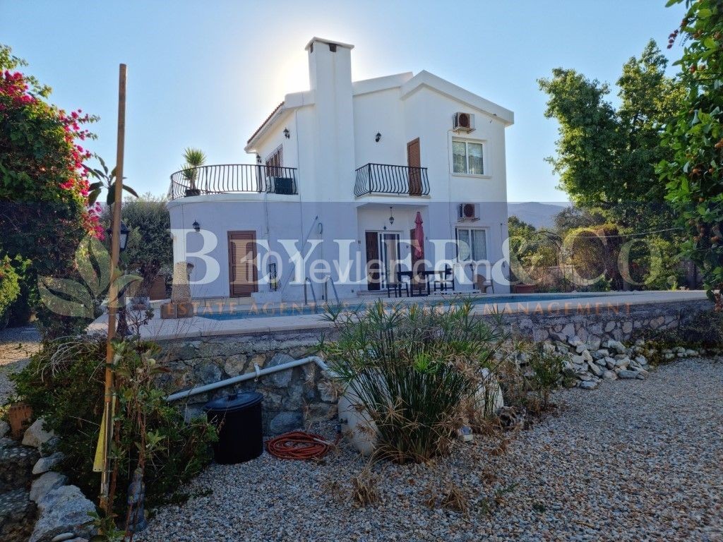 Villa mit 3 Schlafzimmern, privatem Pool und Garten-OY575 ** 