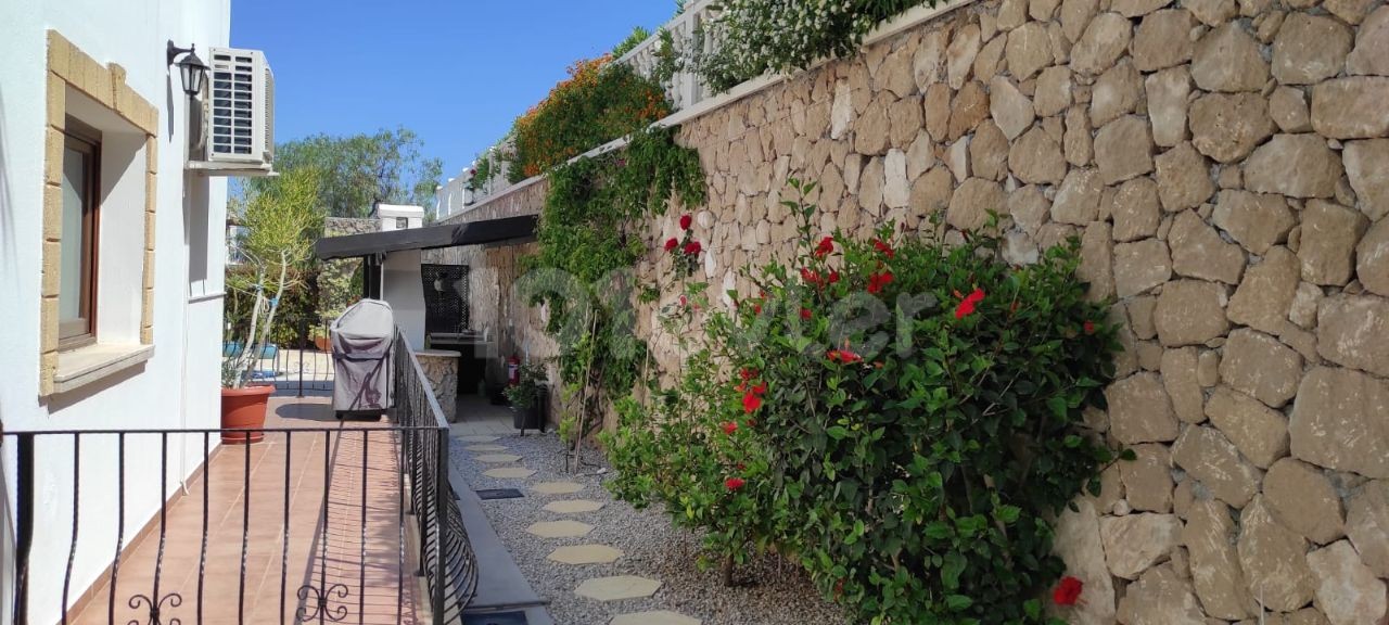 3+1 Villa in Bahceli area with an Individual Title Deed and private pool. ** 