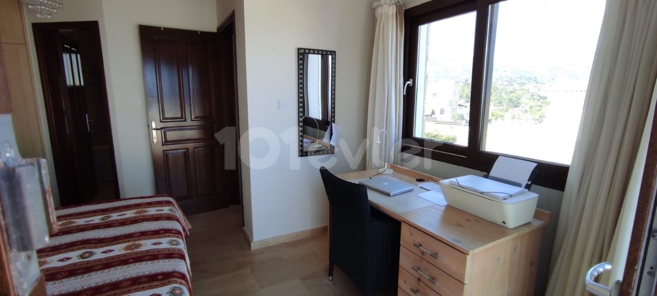 3+1 Villa in Bahceli area with an Individual Title Deed and private pool. ** 