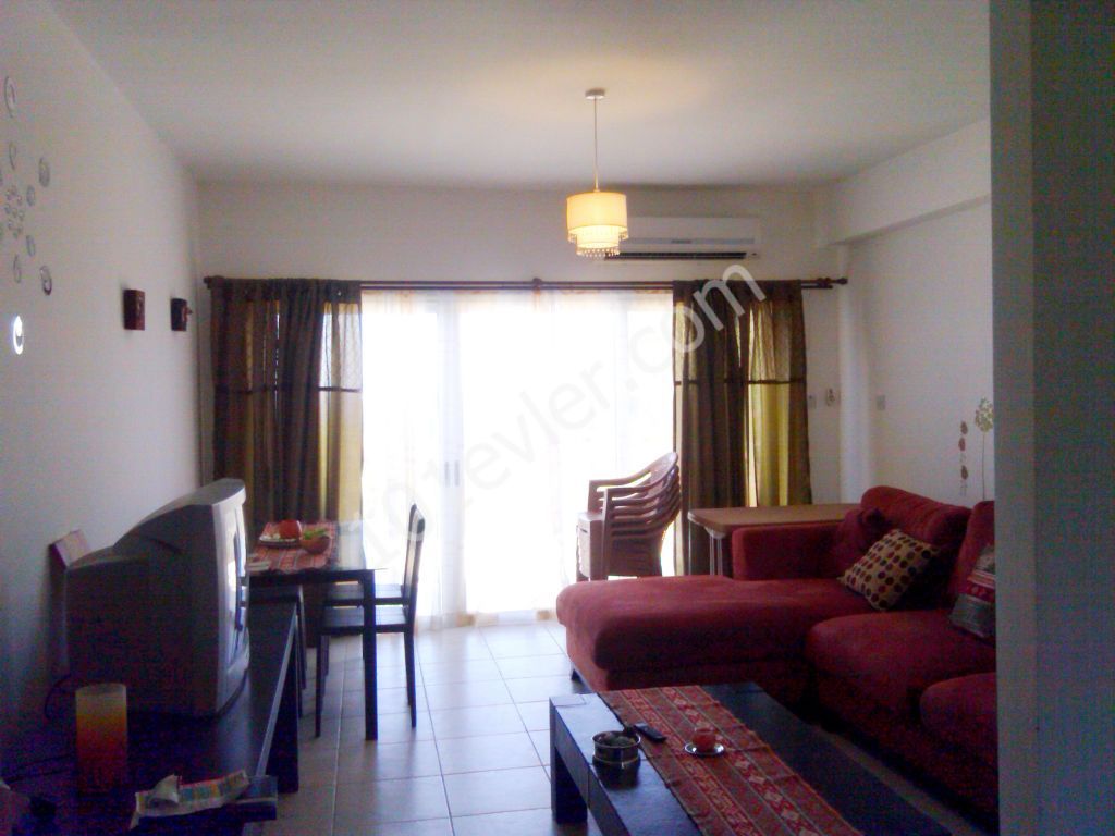 GIRNE ESENTEPEde 2 + 1 Bahçe Kat Daire, Ortak Havuz, Koçan Hazır KREDI UYGUN! Ref: EE549