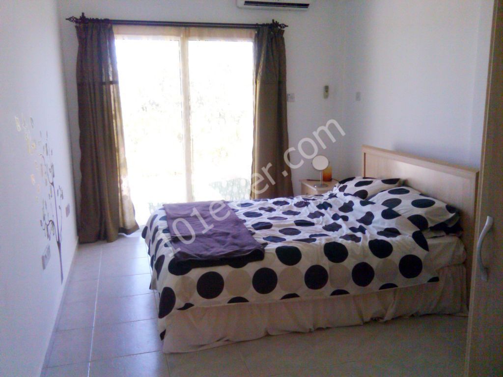 GIRNE ESENTEPEde 2 + 1 Bahçe Kat Daire, Ortak Havuz, Koçan Hazır KREDI UYGUN! Ref: EE549