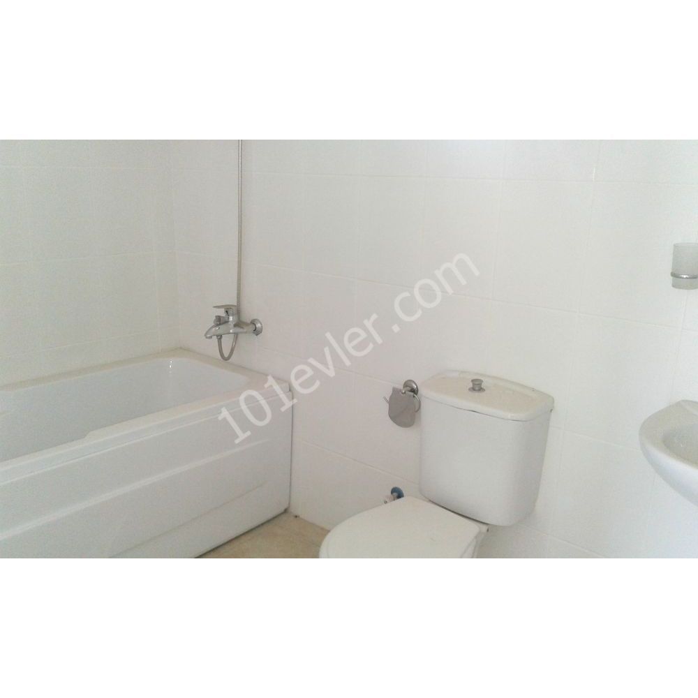 2 Bedroom Apartment & Roof Terrace,  Ref: EE509