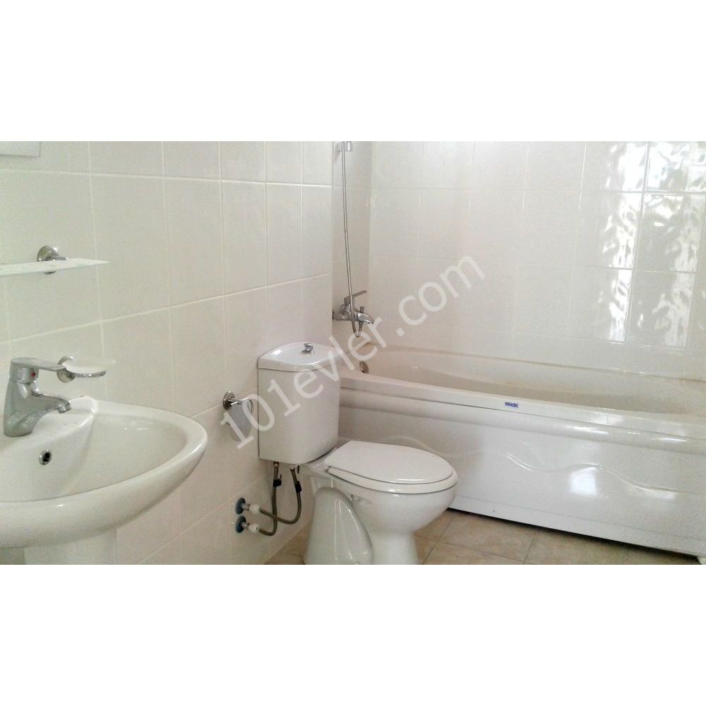 3 Bedroom Ground Floor Apartment, Communal Pool Ref: EE541