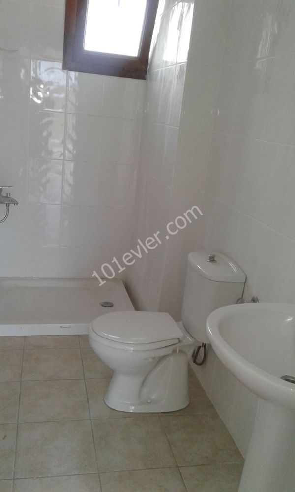 3 Bedroom Ground Floor Apartment, Communal Pool Ref: EE541