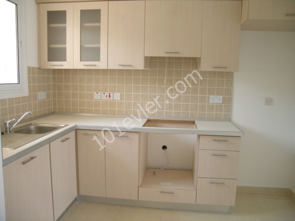 2 Bedroom Garden Apartment - Deeds Available Ref: TU523