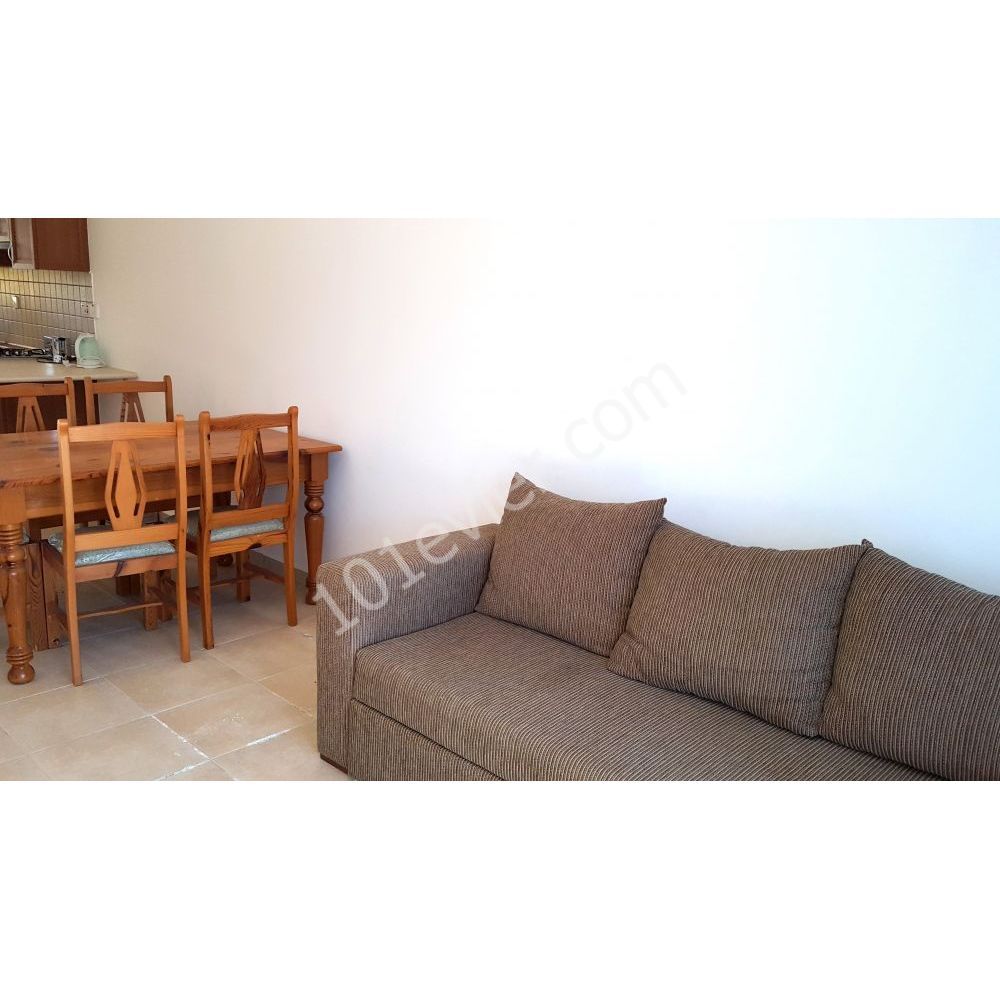 Three Garden Apartment, Deeds in vendors name with apartment registered, ready to transfer! Ref: TU528