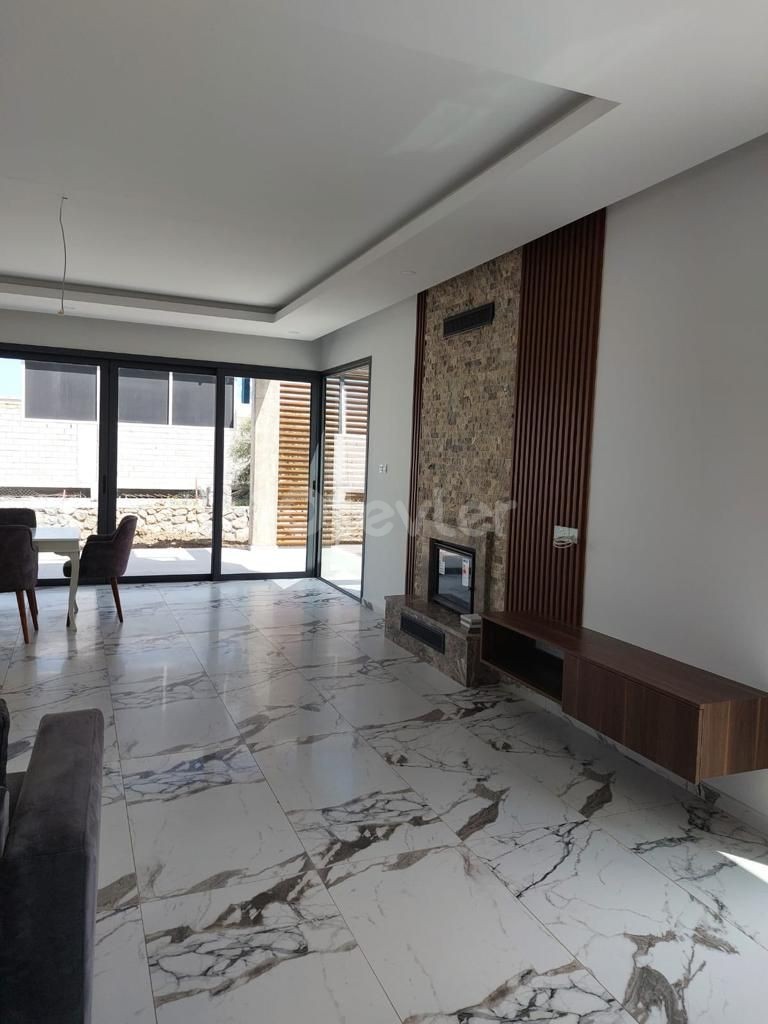 3+1 Villa zum Verkauf in Kyrenia Chatalköy ** 