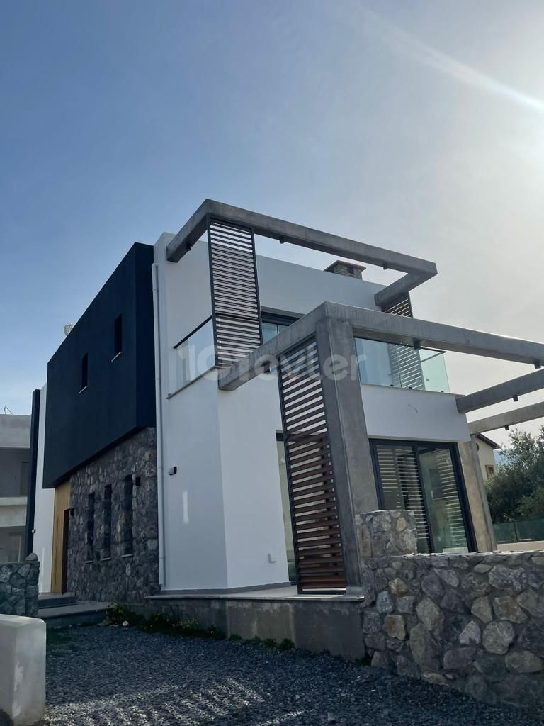 3+1 Villa zum Verkauf in Kyrenia Chatalköy ** 