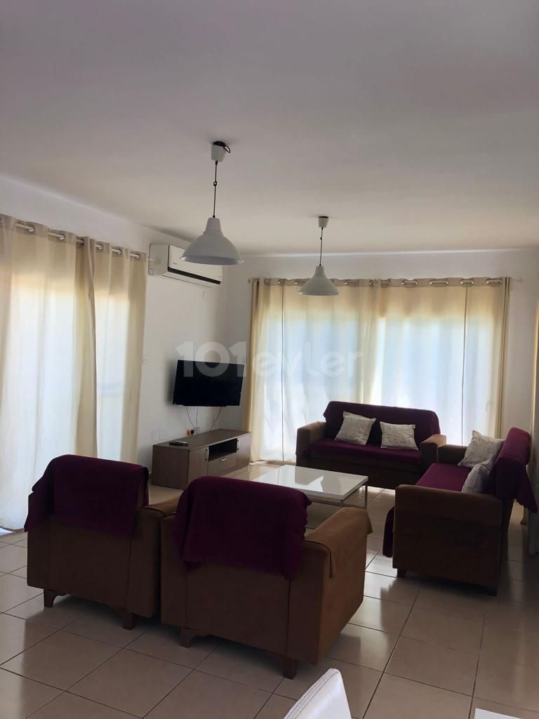 Girne Çatalköy'de Günlük Kiralık Villalar