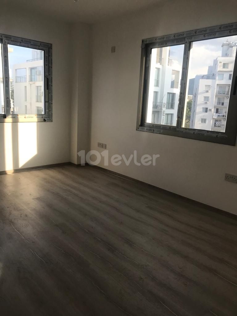 Girne Merkez'de 2+1 3+1 Satılık Daireler