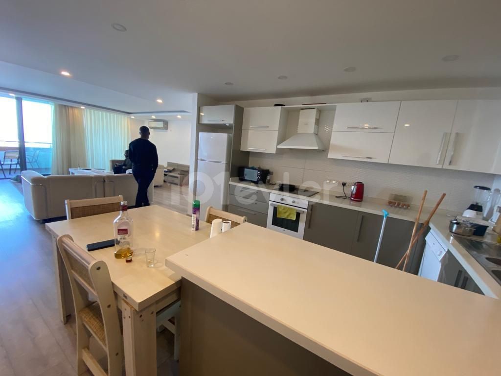 Flat For Sale in Yukarı Girne, Kyrenia