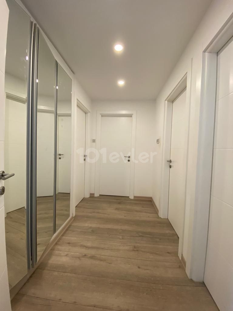 Flat For Sale in Yukarı Girne, Kyrenia