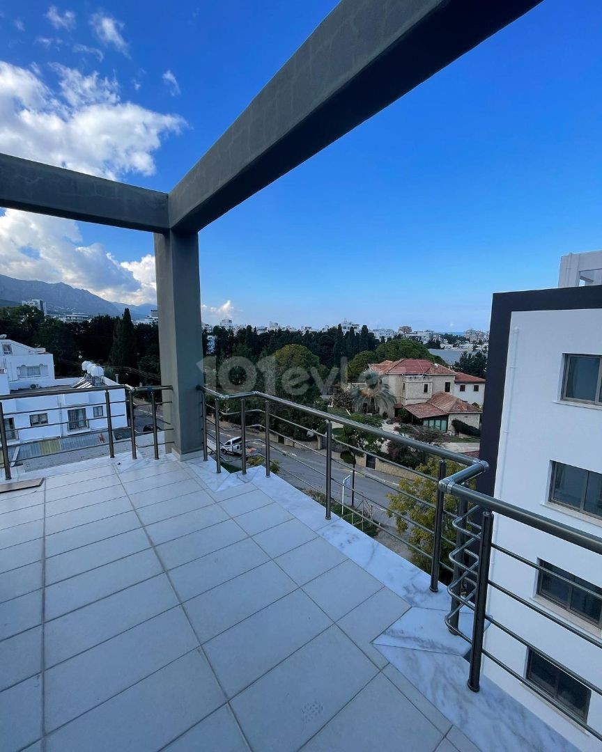 Flat For Sale in Aşağı Girne, Kyrenia