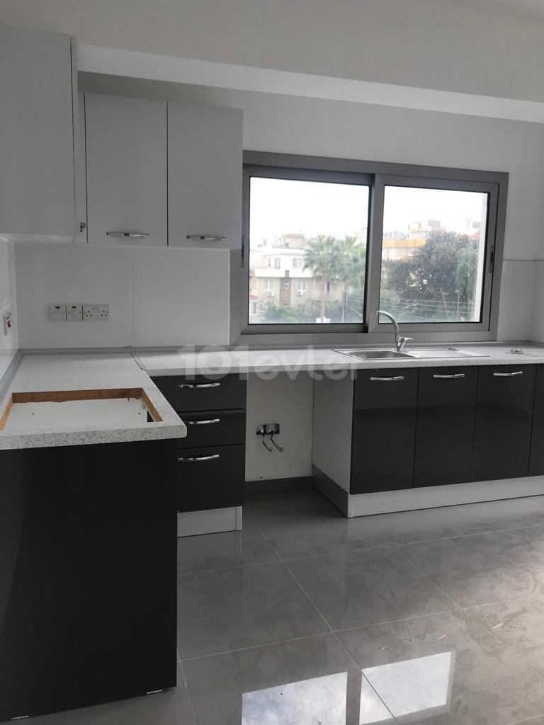 Flat For Sale in Yukarı Girne, Kyrenia