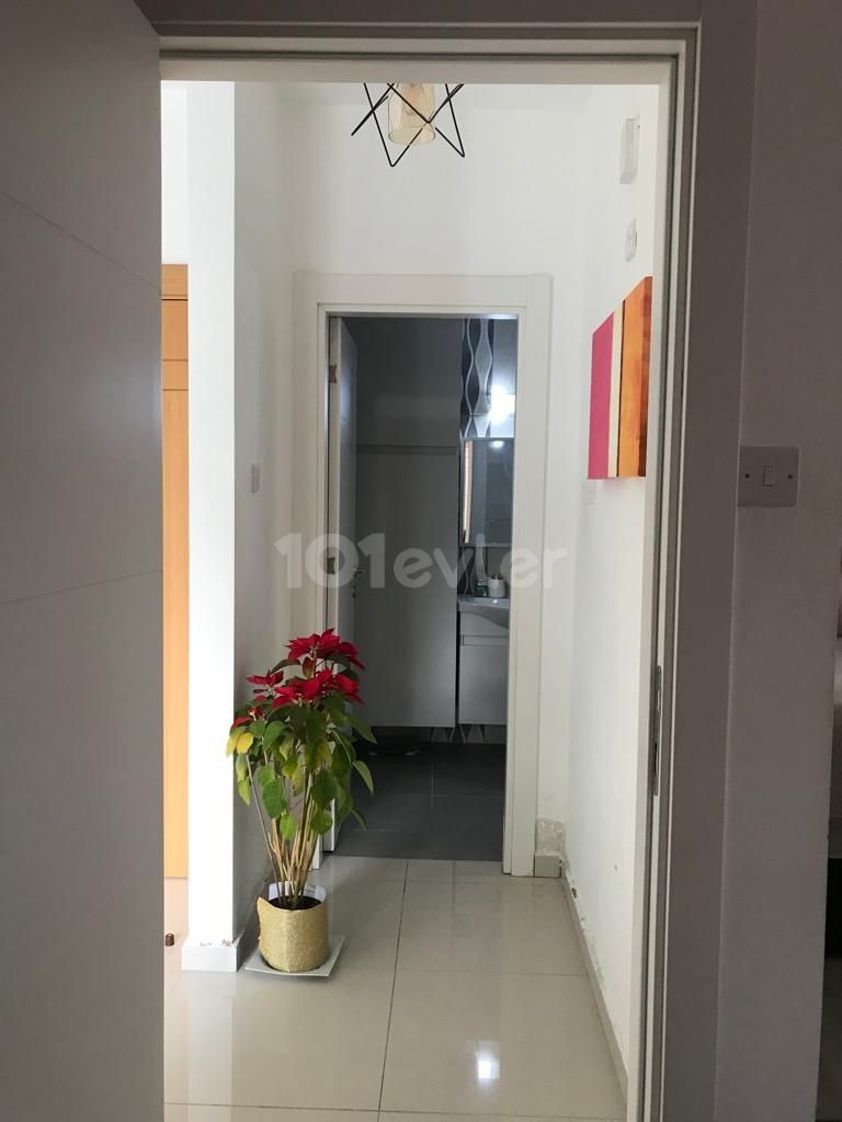 Girne Merkezde Kiralık 1+1 Daire