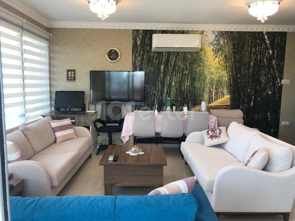 Flat For Sale in Aşağı Girne, Kyrenia