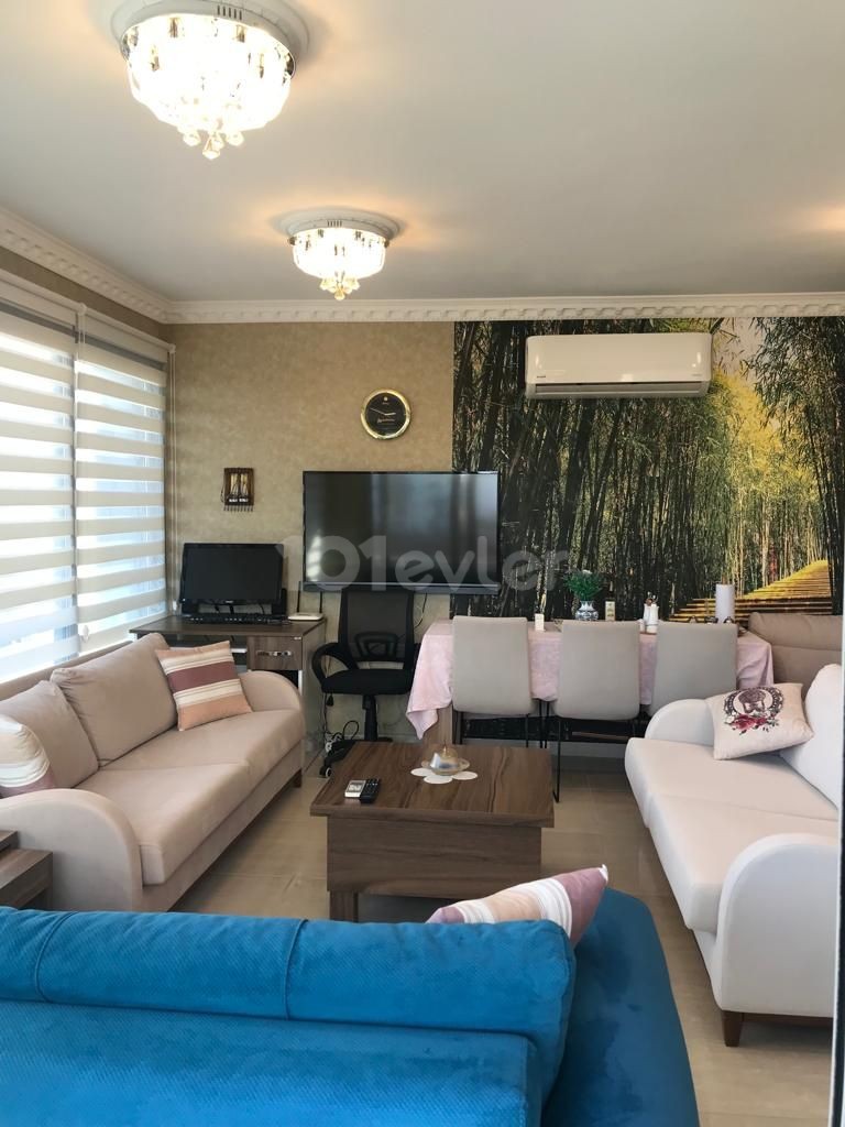 Girne Merkezde Satılık 2+1 Daire