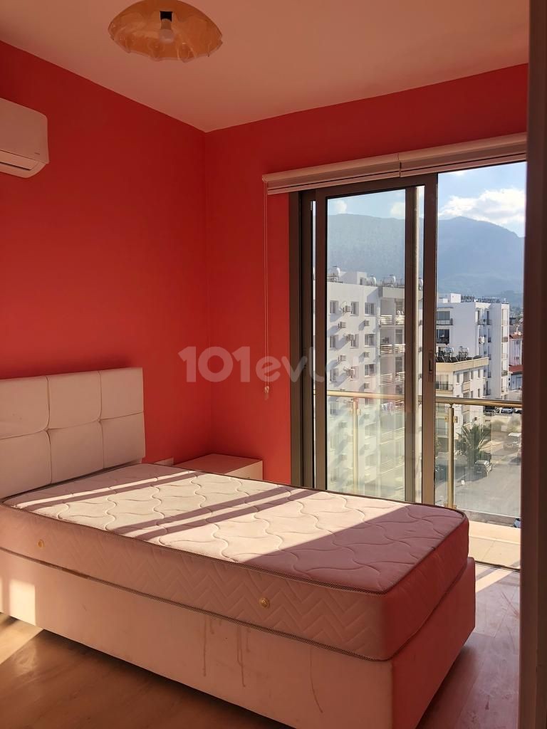 Zu verkaufen 2+1 Wohnung in Kyrenia Zentrum