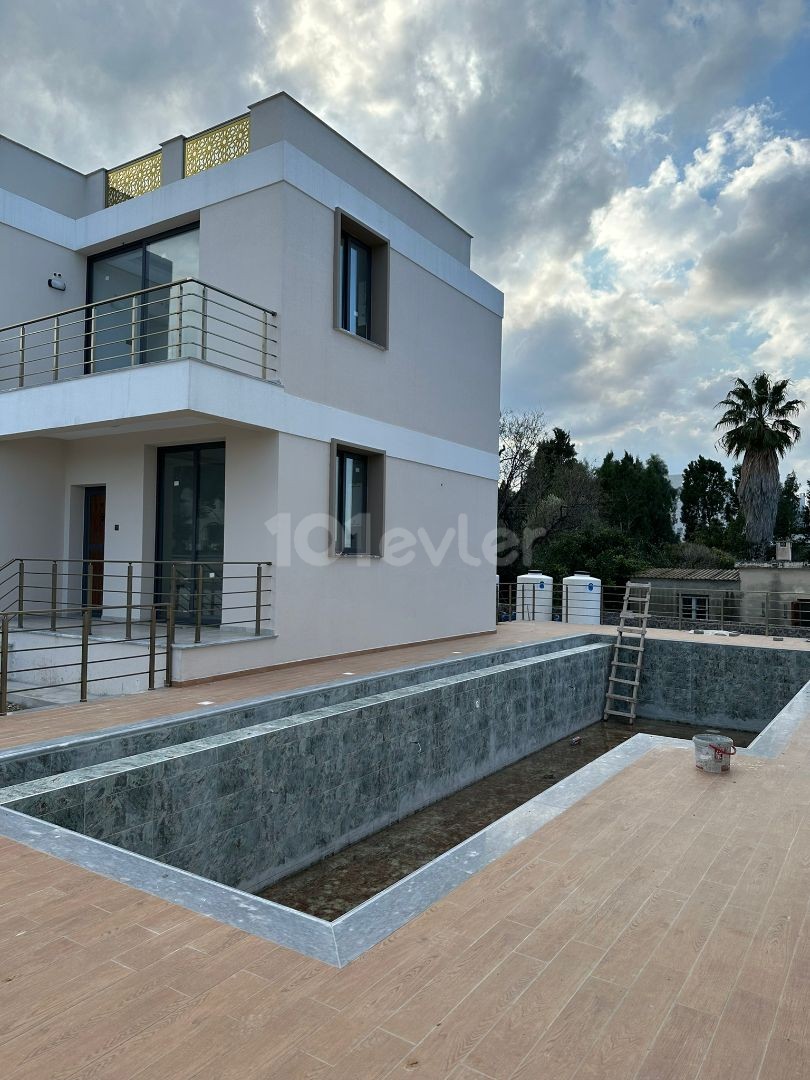 Flat To Rent in Karaoğlanoğlu, Kyrenia