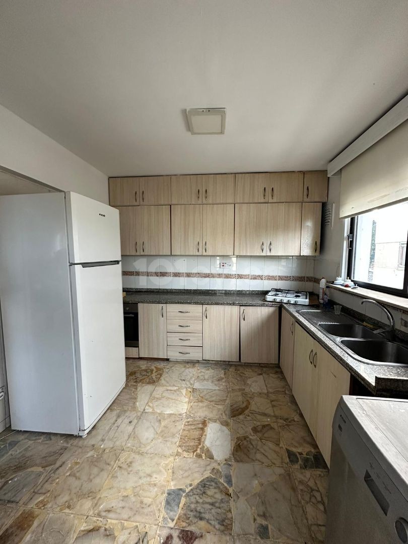 Flat To Rent in Aşağı Girne, Kyrenia