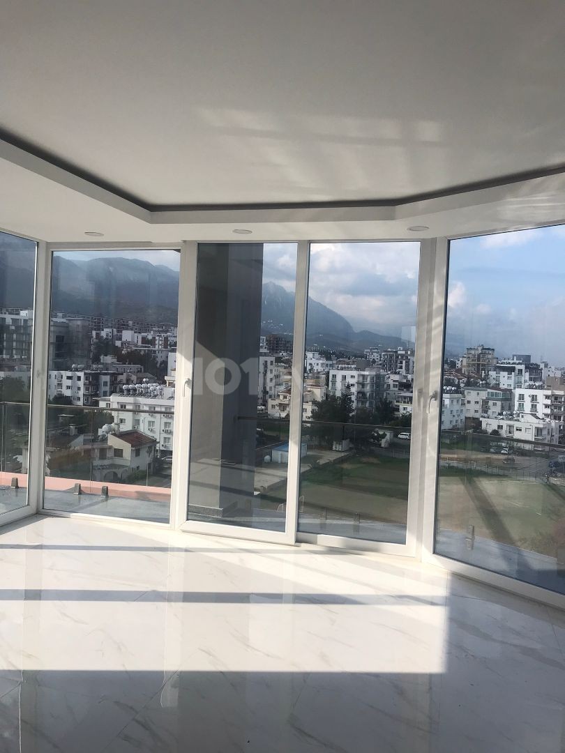 2+1 Penthouse For Sale In The Center Of Kyrenia