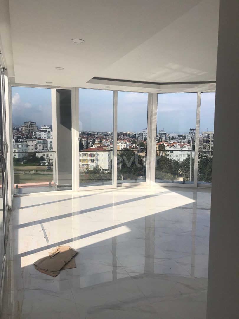 2+1 Penthouse zum Verkauf im Zentrum von Kyrenia