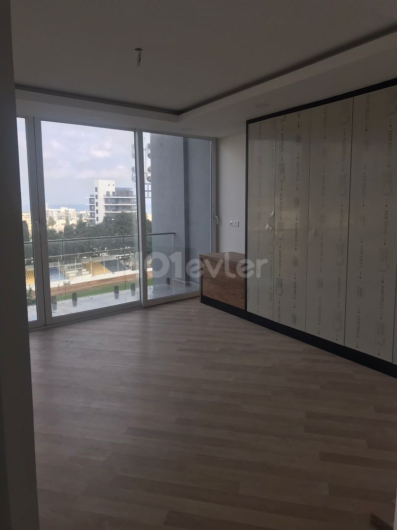 2+1 Penthouse zum Verkauf im Zentrum von Kyrenia