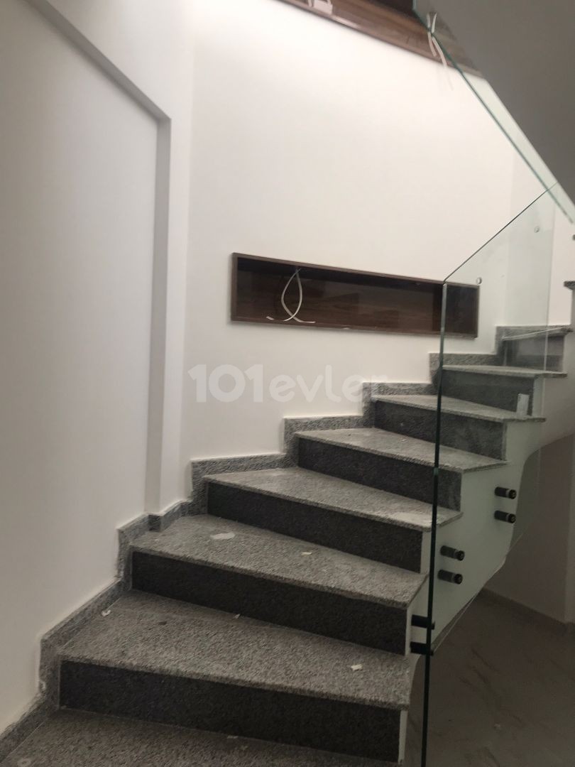 2+1 Penthouse For Sale In The Center Of Kyrenia