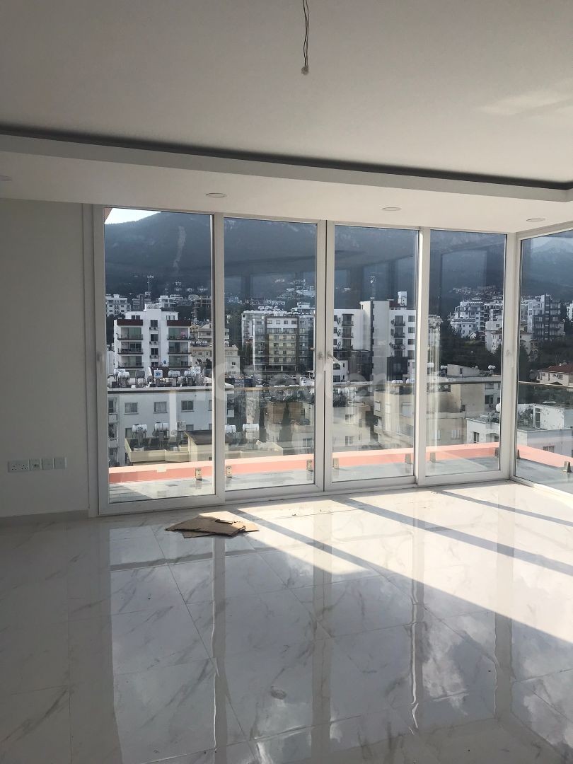 2+1 Penthouse zum Verkauf im Zentrum von Kyrenia