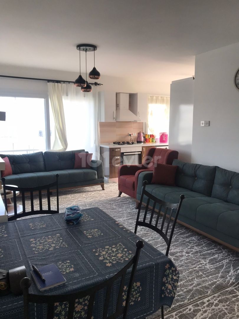 Zu verkaufen 2+1 Wohnung in Kyrenia Zentrum 