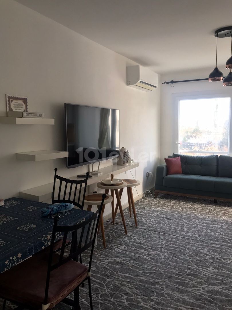 Zu verkaufen 2+1 Wohnung in Kyrenia Zentrum 