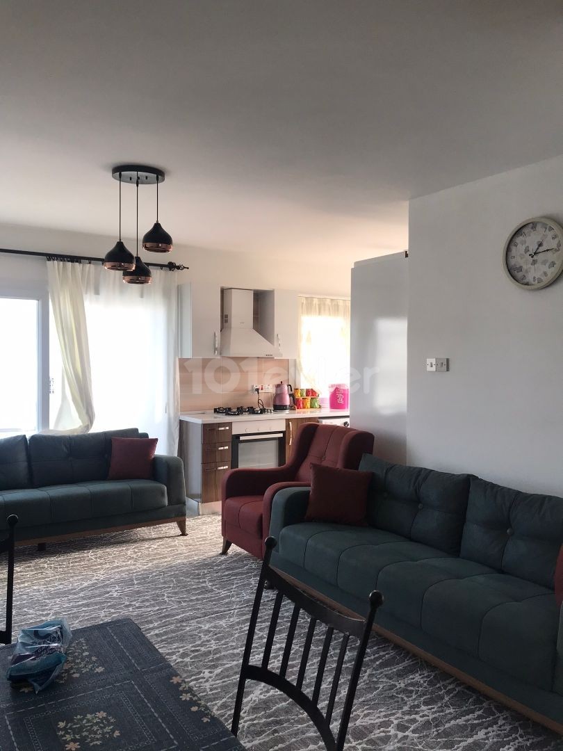 Zu verkaufen 2+1 Wohnung in Kyrenia Zentrum 