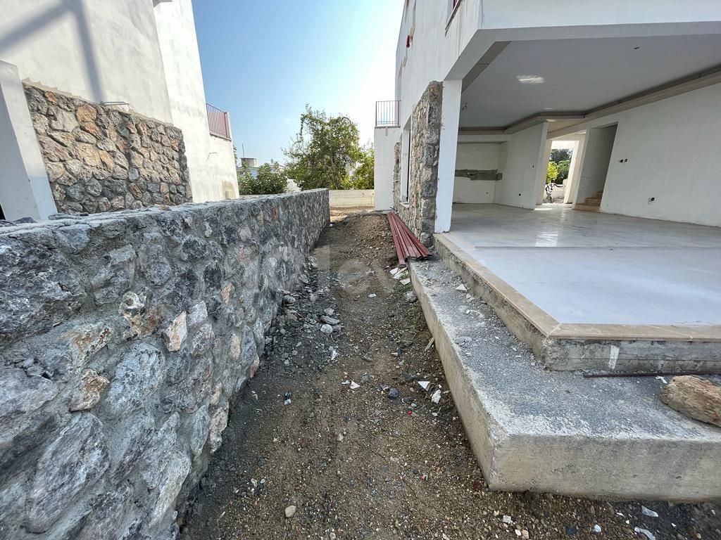 Girne Karaoğlanoğlu da Satılık 2+1 Villa