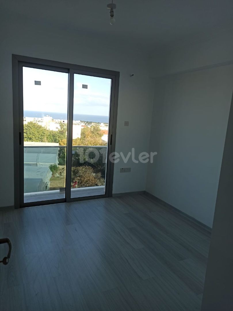 Girne Alsancakta Satılık 1+1 ve 2+1 Daireler