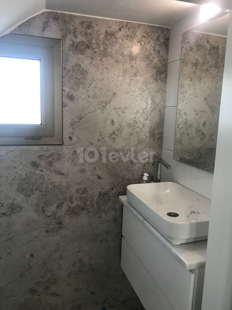 Girne Çatalköyde Kiralık 3+1 Villa